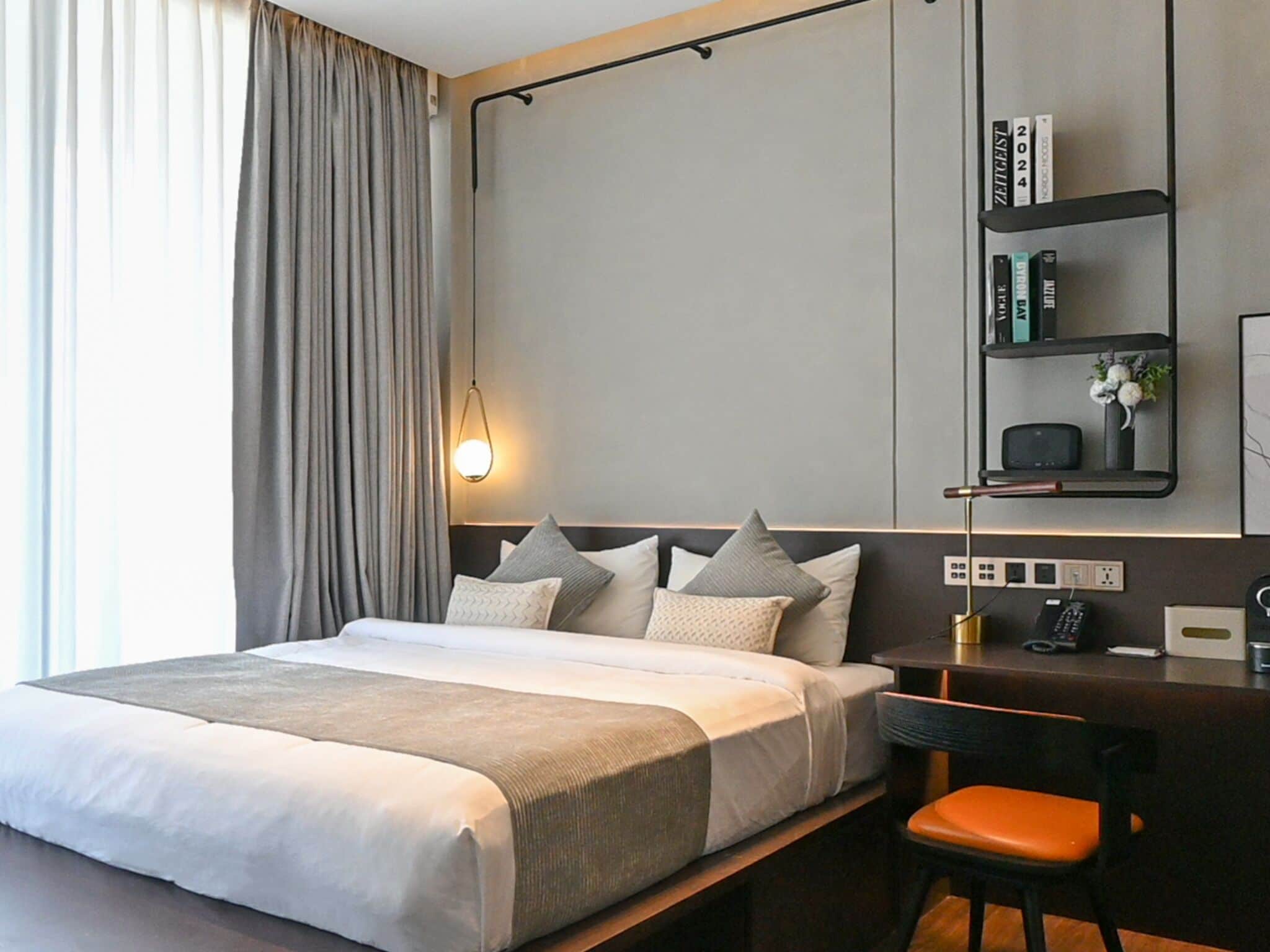 Deluxe tweepersoonskamer, balkon, uitzicht op rivier | Hypoallergeen beddengoed, donzen dekbedden, Select Comfort-bedden