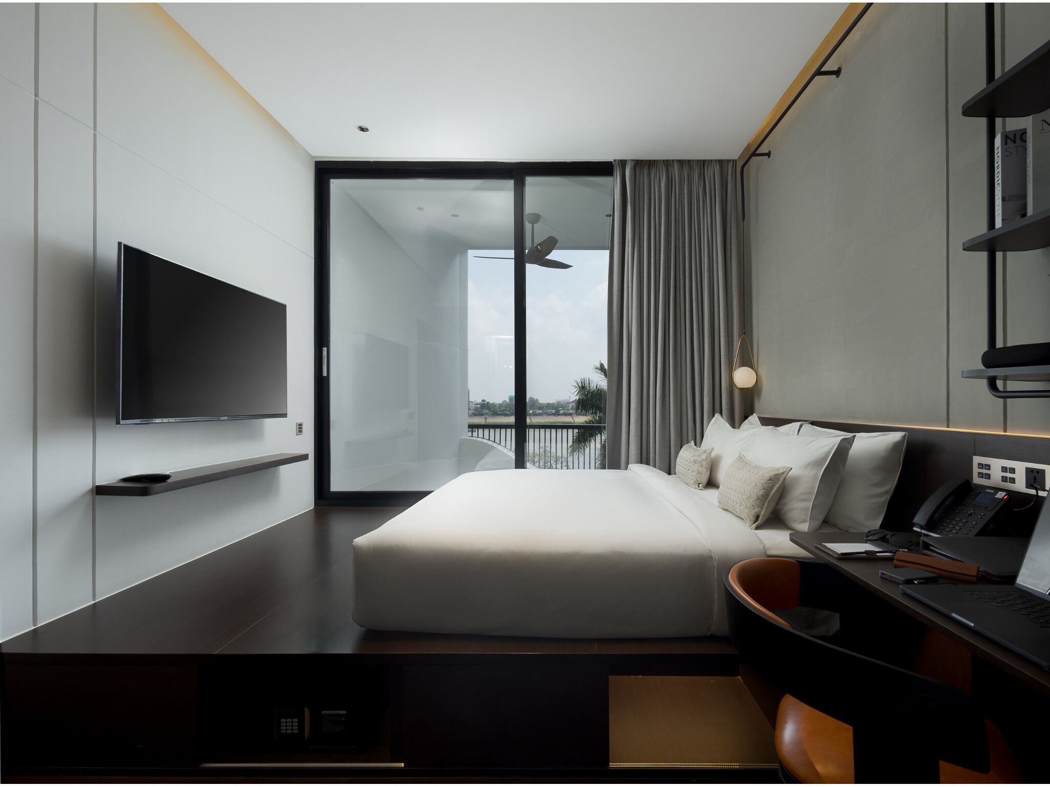 Habitación Deluxe doble, balcón, vistas al río | Ropa de cama hipoalergénica y edredones de plumas