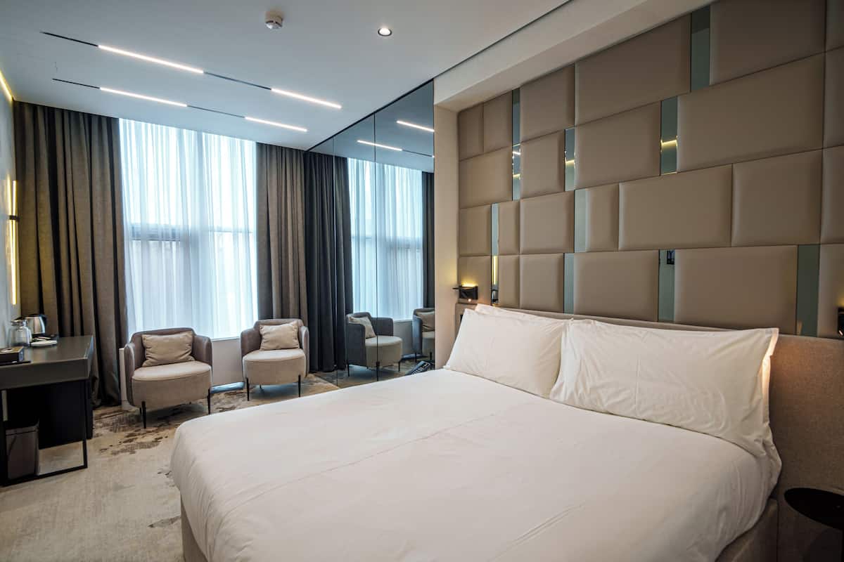 Standard Double Room | In-room safe, desk, WiFi (free)
