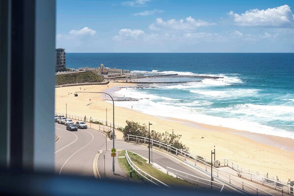 Beach nearby - Cinema by the Sea - Movie Nights & Coastal Vibes (Newcastle)