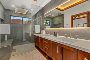 Shower, hair dryer, towels - Hale Lava by Alekona Kauai: Large 4BR Home w Private Pool and Spa, AC, located in Poipu Kai (Koloa)
