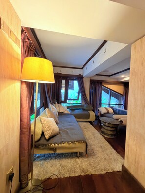 Free WiFi - Serene Palm Heritage Tropical Villa (Kuala Lumpur)