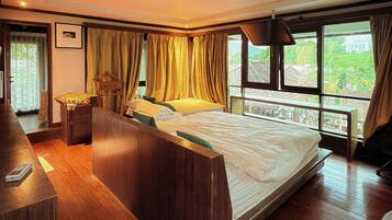 Familievilla - bakkeudsigt | Lydisolering, gratis Wi-Fi