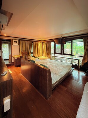 Villa familiar, vista a la colina | Wifi gratis 