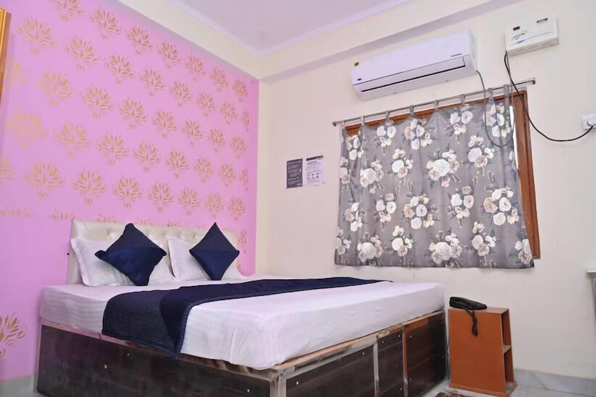 Deluxe Room | Desk, laptop workspace, free WiFi