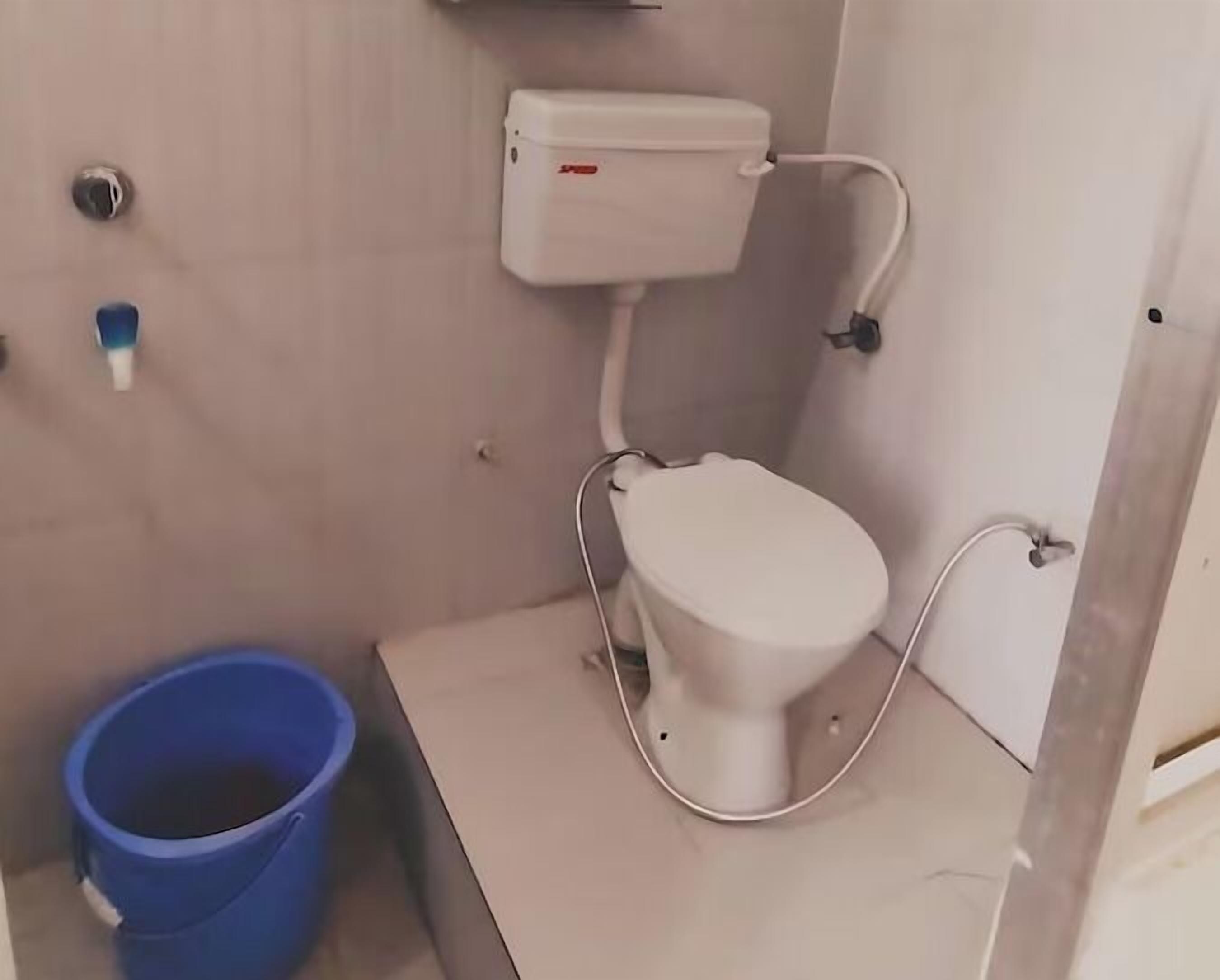 Standard Room | Bathroom