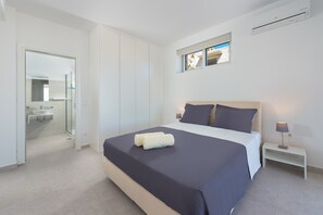 4 bedrooms, iron/ironing board, free WiFi - Villa in Rhodes with Infinity Pool & BBQ (Kalythies)