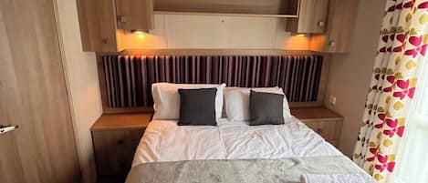 2 chambres, fer et planche à repasser, accès Internet, draps fournis