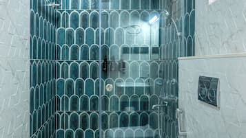 Bruser, håndklæder, Sæbe, Toiletpapir