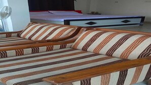 Room - Charming farmhouse in peaceful countryside overlooking Aravalli (Jharli)