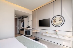 Classic Room, City View - Foxtrail Sector 60- AM Hotel Kollection (Haryana)