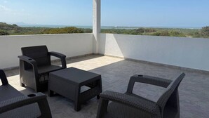 Terrace/patio - Luxurious Holiday House in Tubara, Colombia with Private Pool (Tubara)