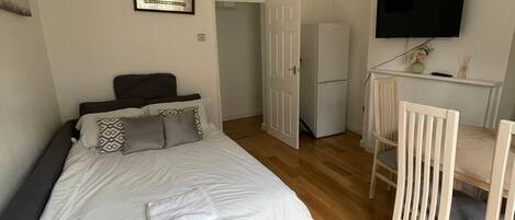 2 bedrooms, Internet