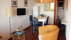 Dining - Pet-Friendly Apartment in Sardinia (Cannigione di Arzachena)