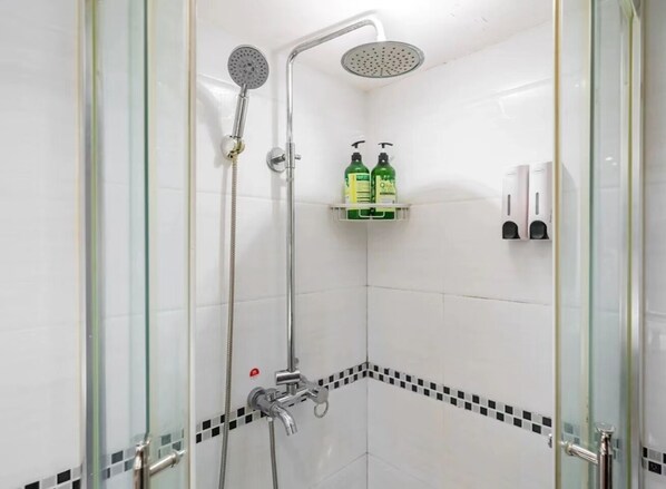 Business-Zweibettzimmer, Stadtblick | Badezimmer