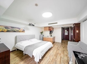 Business Twin Room, City View | Individually decorated, individually furnished, free WiFi - Heaton Guangzhou Hotel Apartment - Zhujiang New Town US Consulate Branch (Guangzhou)