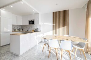 Fridge, microwave, oven, stovetop - Elegant apt with balcony near the beaches – Cannes (Cannes)