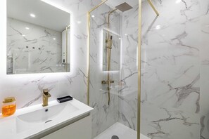Hair dryer, towels - Elegant apt with balcony near the beaches – Cannes (Cannes)