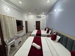 Family Room | Desk, laptop workspace, soundproofing, free WiFi - Shri Guru Kripa Dham (Mathura)