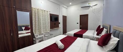 ファミリー ルーム | デスク、ノートパソコン用作業スペース、防音設備、WiFi (無料)