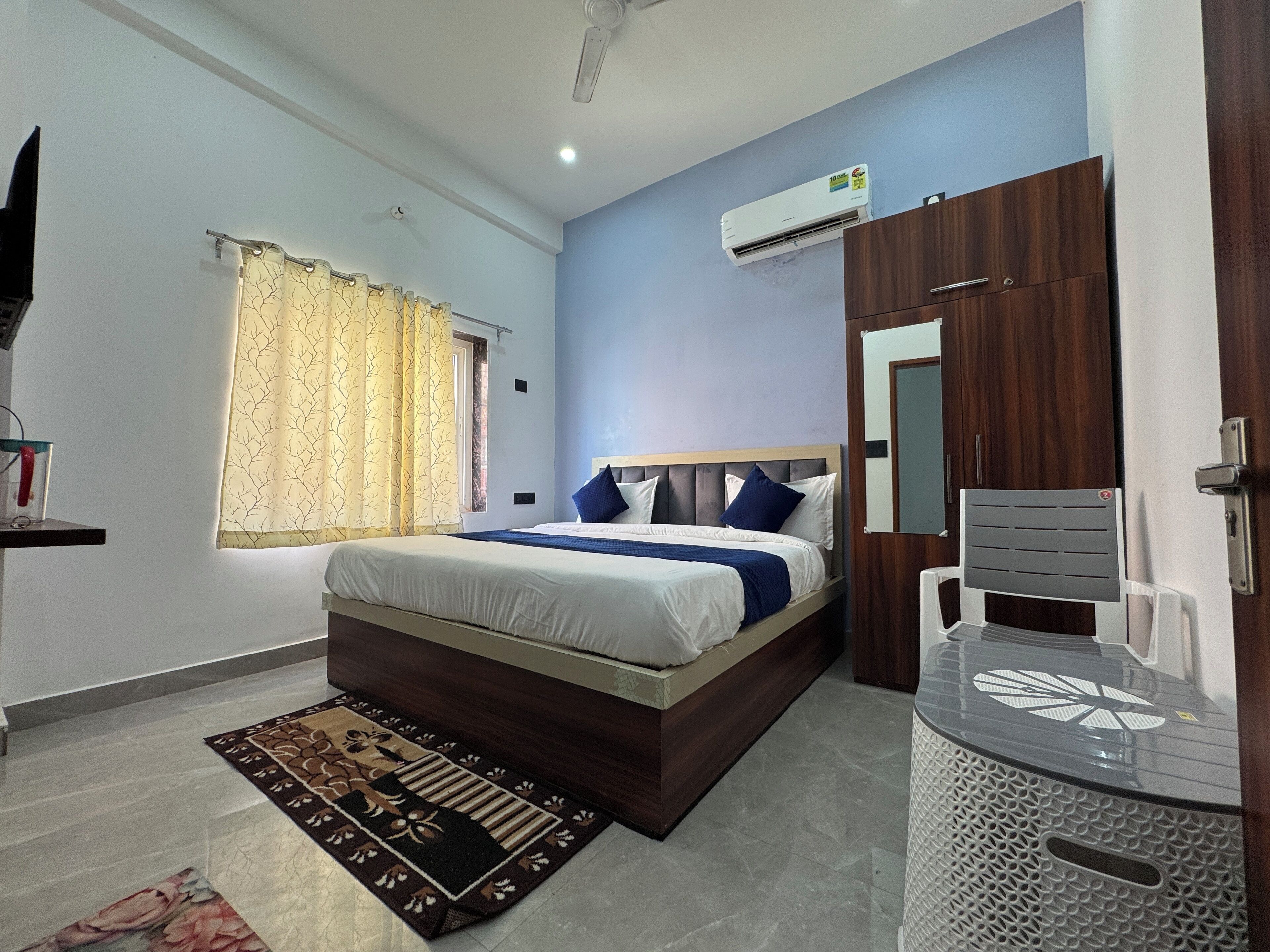 Deluxe Room | Desk, laptop workspace, soundproofing, free WiFi