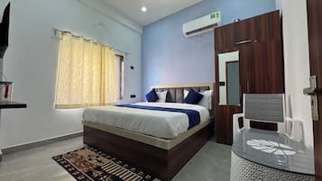 Deluxe Room | Desk, laptop workspace, soundproofing, free WiFi