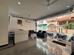 Reception - Shri Guru Kripa Dham (Mathura)