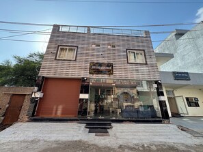 Exterior - Shri Guru Kripa Dham (Mathura)