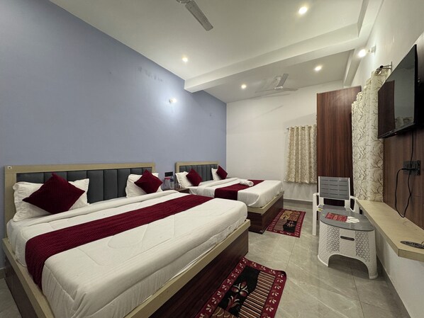 Family Room | Desk, laptop workspace, soundproofing, free WiFi - Shri Guru Kripa Dham (Mathura)