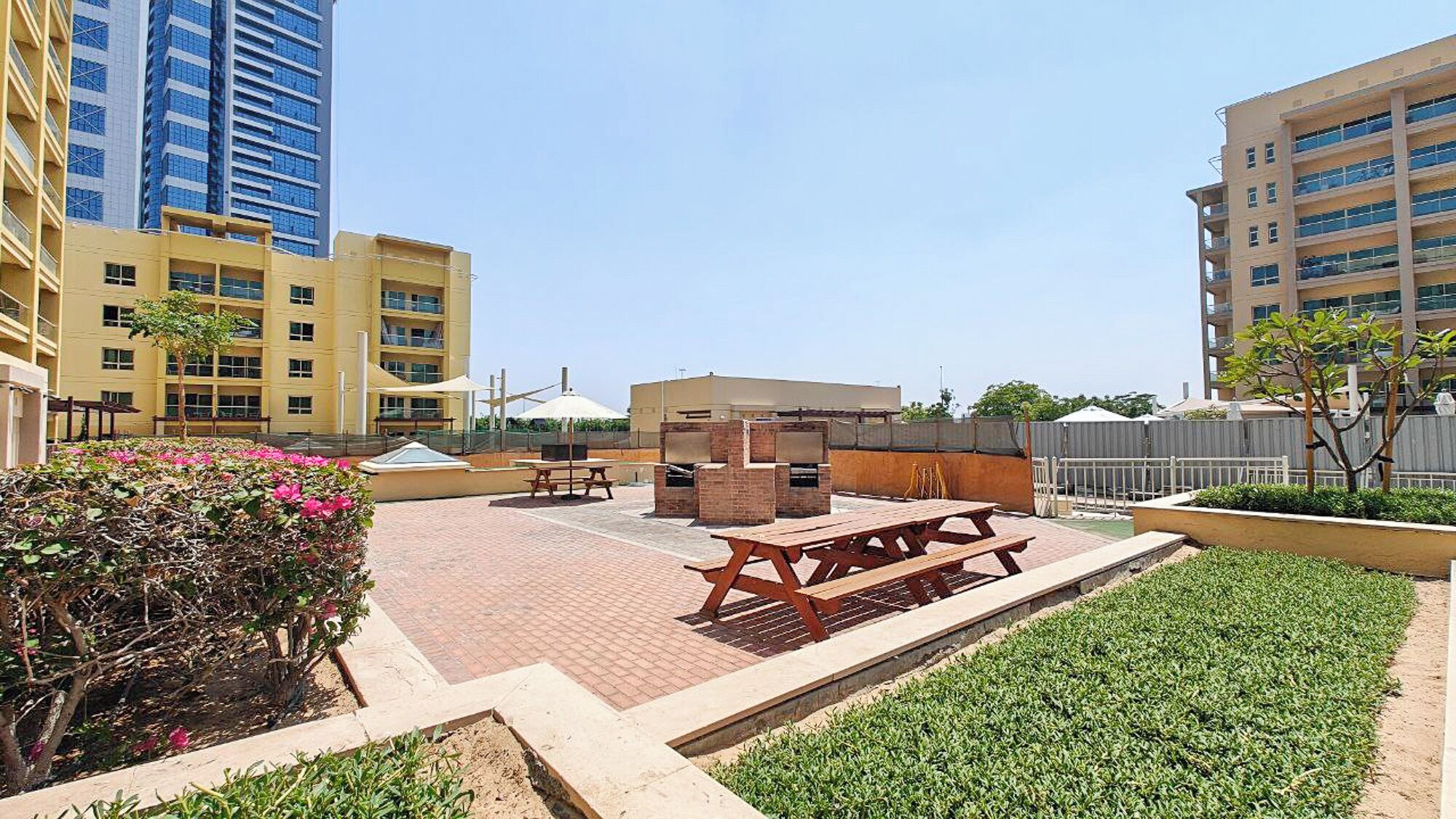 Appartement Luxe, balcon, vue jardin | Fer et planche à repasser, lits bébé (en supplément), Wi-Fi gratuit