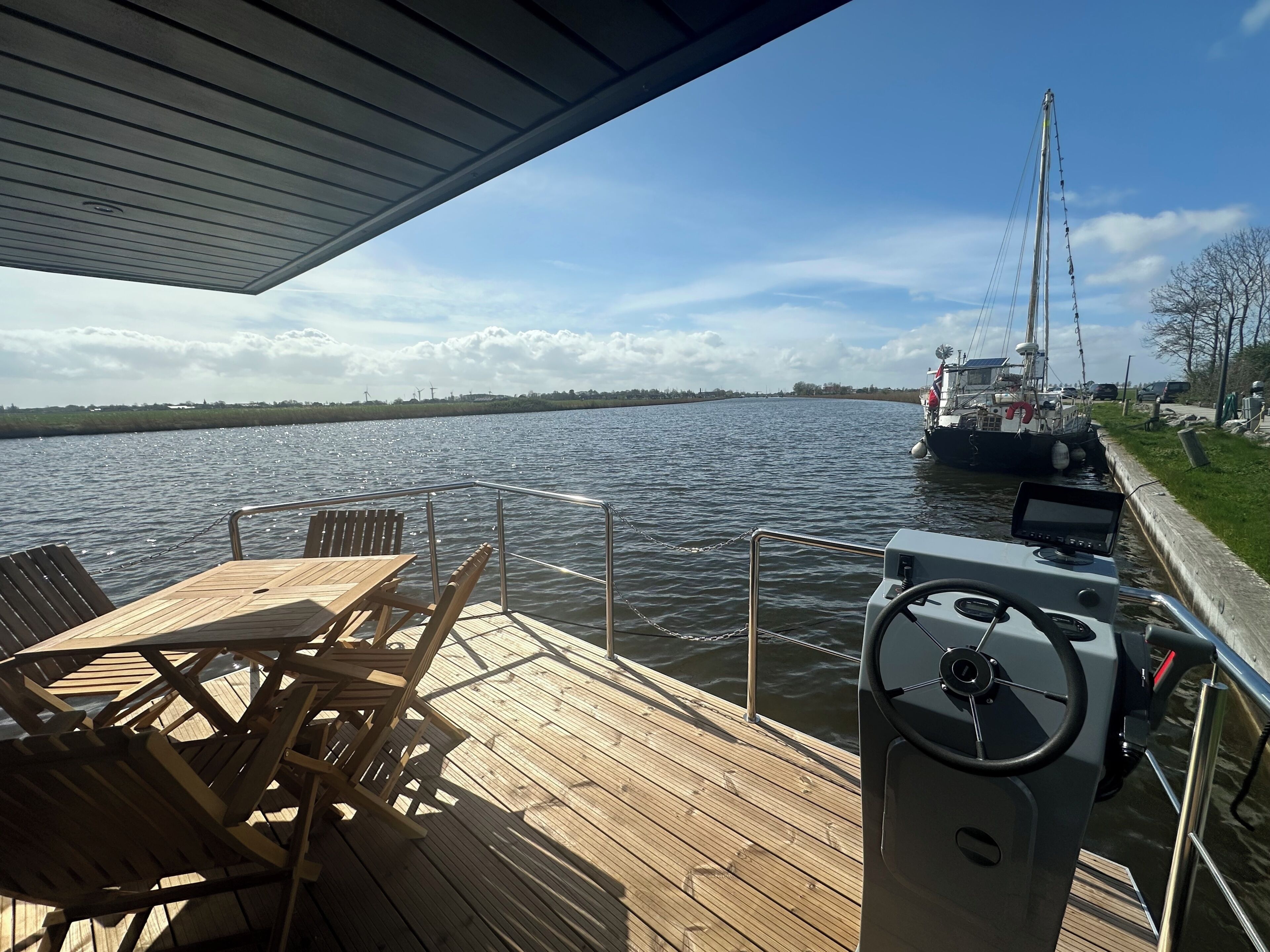 屋外ダイニングエリア