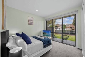 House, 3 Bedrooms, Balcony, Garden View | 3 bedrooms - Luxurious 3-bedroom Townhouse in Maidstone - Perfect Family Retreat (Melbourne)