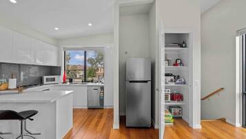 Casa, 3 habitaciones, balcón, vistas al jardín | Interior