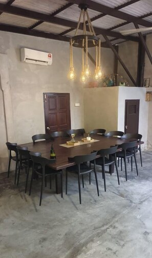 Dining - Capital O Dream Nur Private Pool Villa (Malacca City)