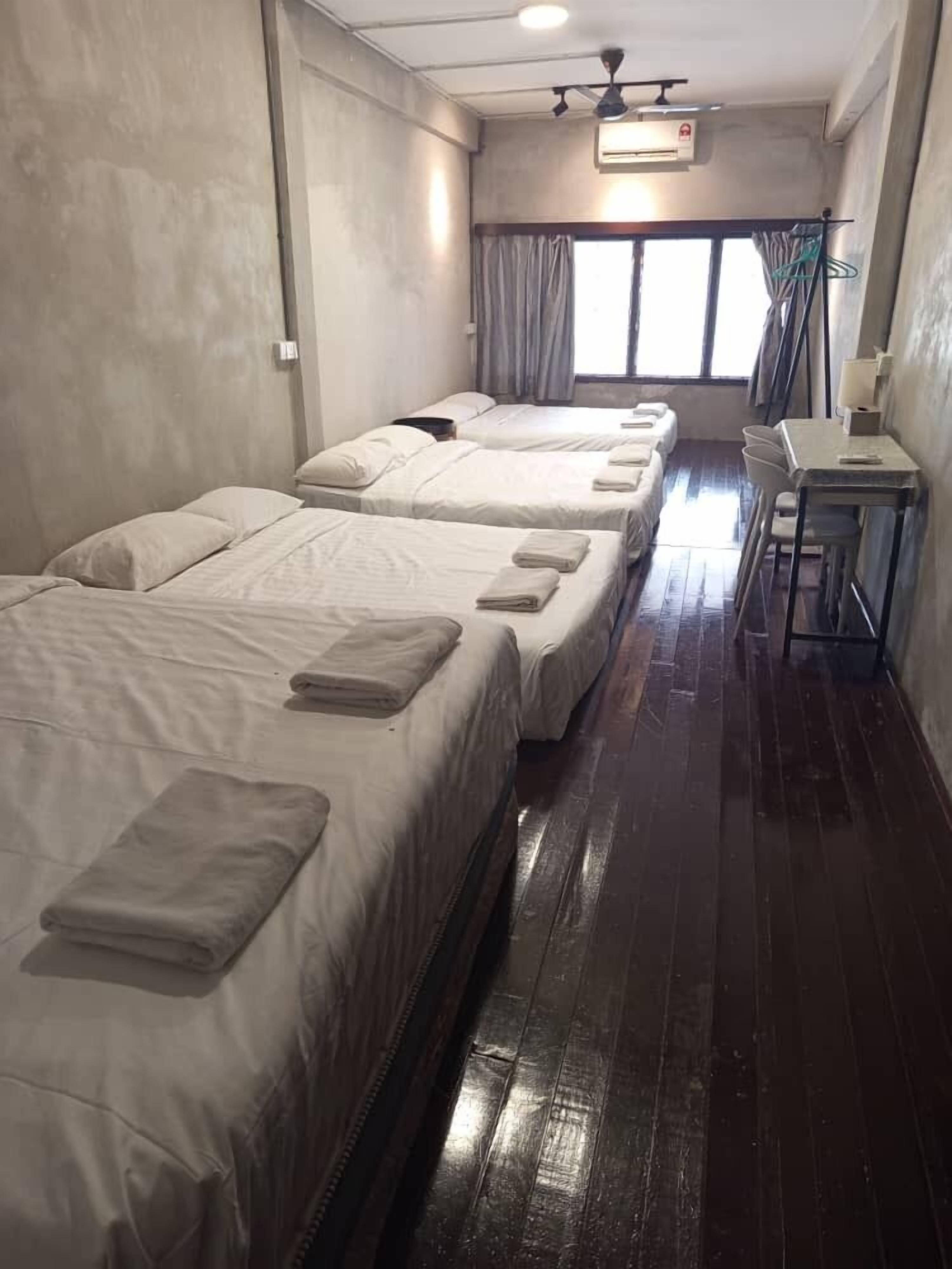 Executive Suite | Free WiFi, bed sheets