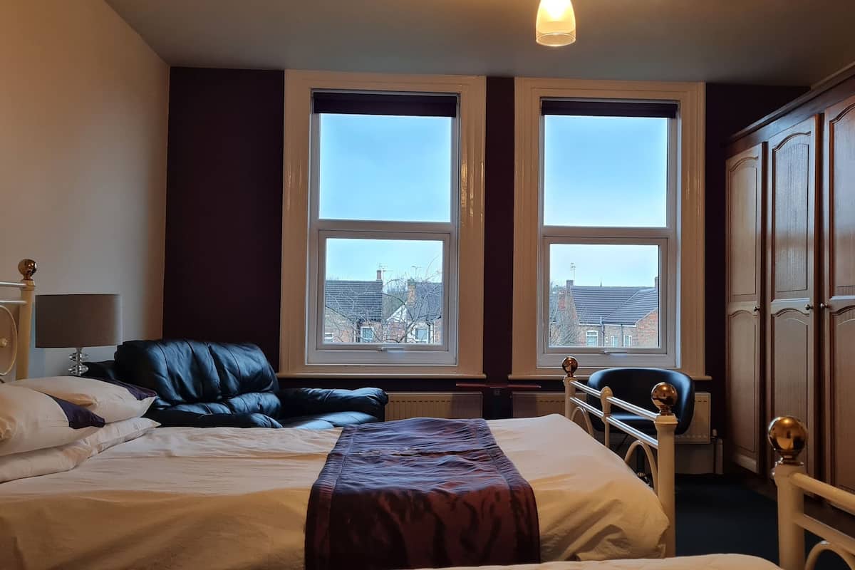 Kahden hengen comfort-huone, näköala puutarhaan | Kannettavalle tietokoneelle sopiva työtila, ilmainen Wi-Fi