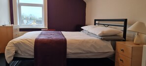 Standard Double Room, Garden View | Laptop workspace, free WiFi - Crittlewood Guest House (Gainsborough)