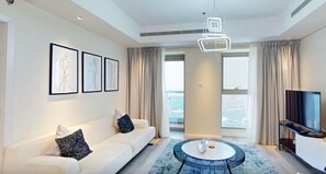 Living area - Luxurious 1 Bedroom-High floor-Sea view and Balcony (Dubai)