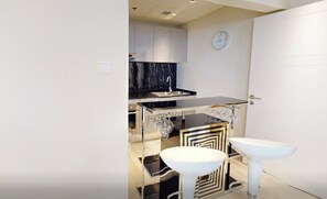 Private kitchen - Luxurious 1 Bedroom-High floor-Sea view and Balcony (Dubai)