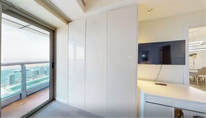 Interior - Luxurious 1 Bedroom-High floor-Sea view and Balcony (Dubai)
