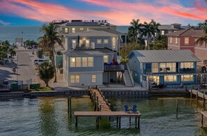 Exterior - AMI Dock of the Bay - "On the Water" 1st Floor - WiFi, Dog-Friendly (Bradenton Beach)