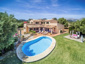 Unclassified image, 4 of 36, button - Can Tia, elegant villa with swimming pool and mountain views (Pollença)