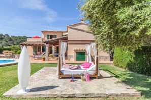 Terrace/patio - Can Tia, elegant villa with swimming pool and mountain views (Pollença)