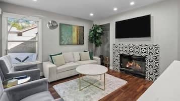 TV, fireplace