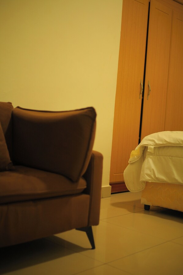 Double Room, Balcony, Garden View | Interior - KIGALI EDDIE HOMES AND APARTMENT  (Kigali)