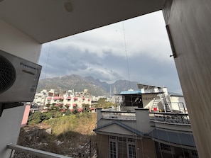 Superior Room | Balcony - The Srishti Inn (Katra)