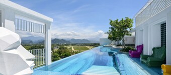 Stallionz by Mana Mana