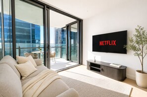 TV - Bright & Calm Haven Lv 17 - w/ Sky & Balcony Views (Brisbane City)