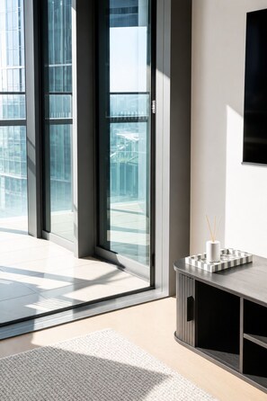 Interior - Bright & Calm Haven Lv 17 - w/ Sky & Balcony Views (Brisbane City)