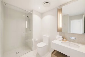 Hair dryer, towels, toilet paper - Bright & Calm Haven Lv 17 - w/ Sky & Balcony Views (Brisbane City)
